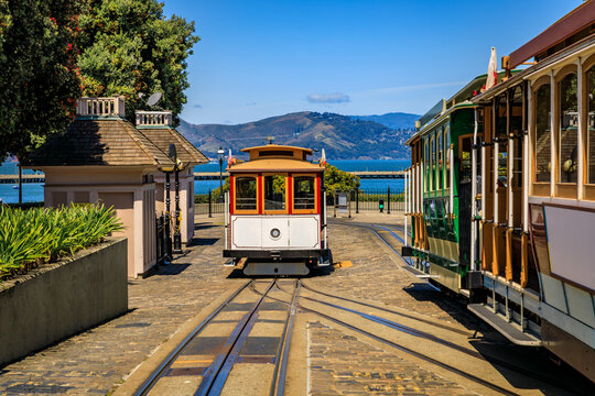 Famous San Francisco cable at Hyde Street with a view of the Bay, California