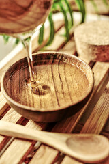 Syrop z agawy w drewnianej misce