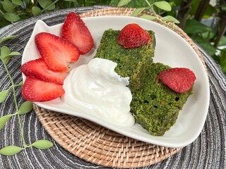 Spinach mixed carrot cake with strawberry and greek yogurt