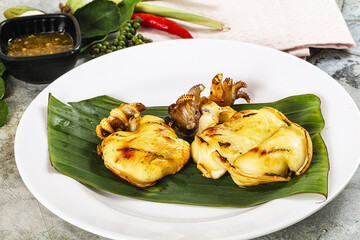Delicous Grilled cuttlefish with sauce