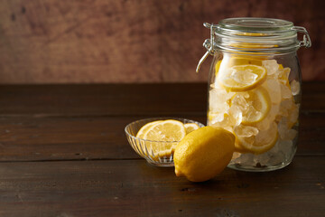 レモンのシロップ漬け　イメージ