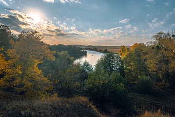 Naklejka premium Autumn landscape on river