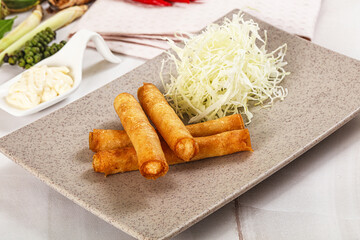 Fried spring roll with prawn