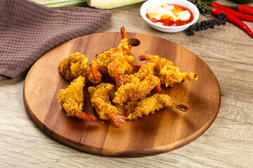 Golden deep prawn tempura wuth sauce