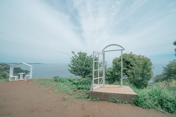 熱海の美しい海と植物の風景