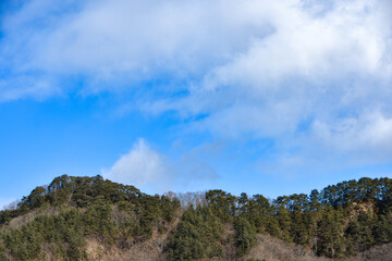 冬の晴れた空と山