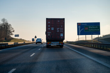 Road transport.  © Tomasz Warszewski