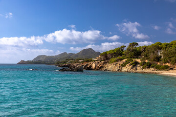 Blick auf die K&uuml;ste in der Bucht von Cala Rajada, Mallorca