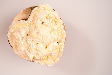 heart shaped meringue pie with copy space