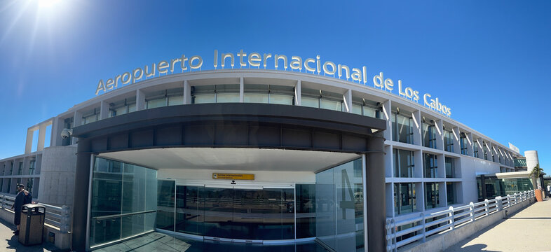Los Cabos, BCS, Mexico. Jan 24, 2025. A panoramic view of the exterior of Aeropuerto Internacional de Los Cabos, featuring modern architecture under a clear blue sky.