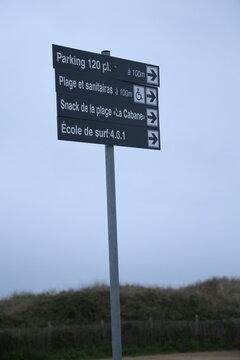 French sign at a beach in Bretagne