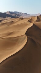 The world's largest sand dunes in Lut desert