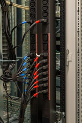 Power Distribution Unit PDU IT-Stromverteilung Steckerleisten für Server Stromanschluss im...