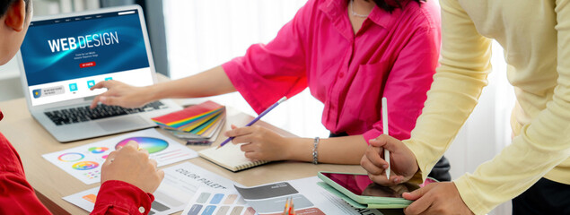 Website design software provide brisk template for online retail business and e-commerce