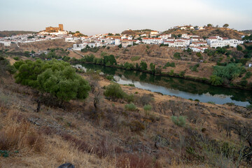 Obraz premium Daybreak overlooking the Guadiana River, Alentejo locality of Mertola-Portugal.