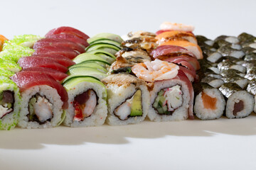 Sushi Sets: A Colorful and Flavorful Variety – A Popular Dish Worldwide, Delicious and on the Menu
