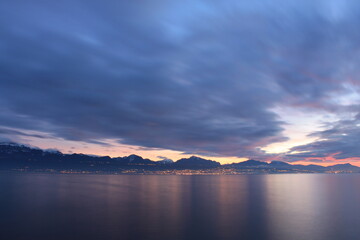 Nuages sur le lac l&eacute;man