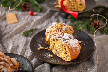 Bolo Rainha Festive Arrangement