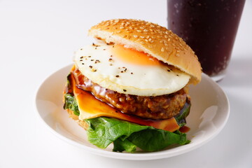 チーズ＆エッグのてりたまバーガー