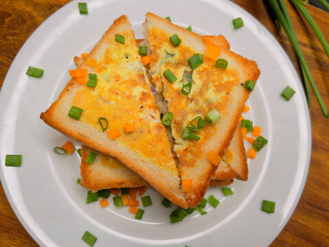 Cheese Sandwich
Ingredients

3 eggs

2 tablespoons milk

2 teaspoons garlic powder

2 teaspoons Italian seasoning

2 tablespoons Parmesan cheese, grated

6 slices American cheese

12 slices sandwich 