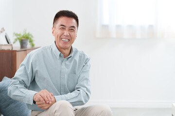 笑顔の高齢者男性