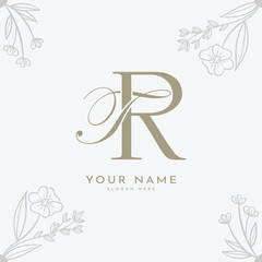 RT TR initial letter handwriting monogram logo.