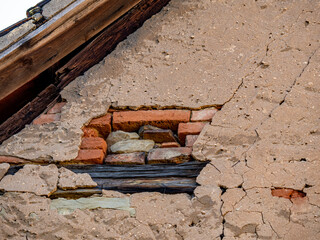 Gebäudeschäden an einem historischen Fachwerkhaus