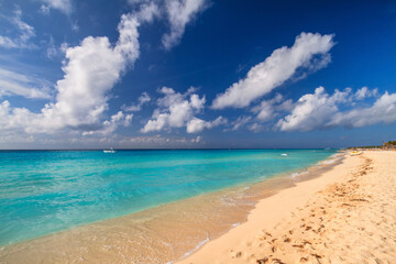 Fototapeta premium Beach at Caribbean sea in Playa del Carmen, Mexico