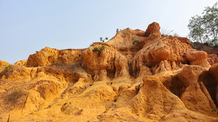 Fototapeta premium Wide view of the Gangani Grand Canyon, also known as Bengal’s Grand Canyon, located along the Shilabati River, Garhbeta, Midnapore, West Bengal, India.