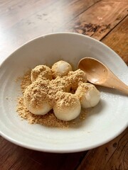 Kinako dumplings vertical