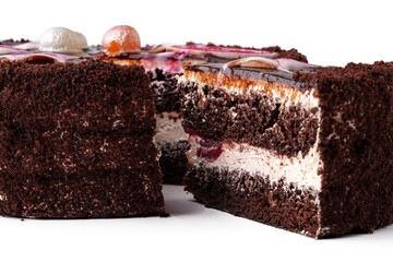 Delicious dessert featuring layers of creamy filling and crunchy topping with a nut coating