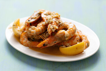 spanish garlic shrimp tapas