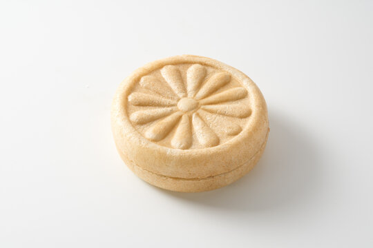 和菓子　粒あんもなか　イメージ