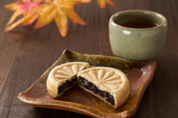 和菓子　粒あんもなか　イメージ