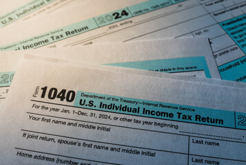 Understanding the 1040 individual income tax form for filing and tax returns in the United States