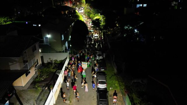 Blocos Carnaval Brasileiros Maracatu Arrasta Ilha Florian&oacute;polis Floripa Igreja Lagoa Concei&ccedil;&atilde;o M&uacute;sica Dan&ccedil;a Cultura Ritmos Percuss&atilde;o Tradi&ccedil;&atilde;o Multid&atilde;o Folia Divers&atilde;o Cores Samba Ax&eacute; Festa Celebra&ccedil;&atilde;o