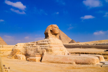 Guardians of Ancient Egypt: The Sphinx Beneath the Egyptian Sky