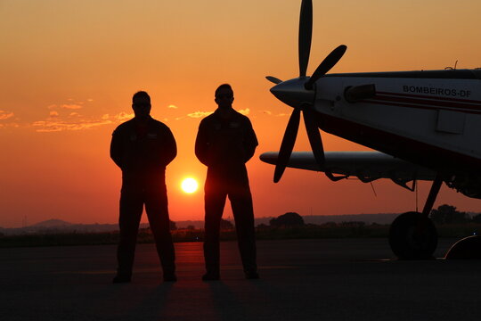 Impact of wildfires in the Pantanal, Brazil: aircraft fighting wildfires