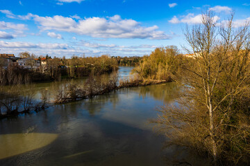 The Tarn River and its Île de la Pissotte, viewed from Pont Vieux in Montauban during winter