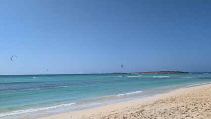 Kite Surfen in Boa Vista, Cabo Verde, Africa. Praia Estoril, Sal Rel, Capo Verde