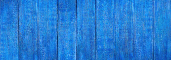 Blaue Holzwand - Panorama Hintergrund aus breiten, vertikalen, leicht gealterten Brettern
