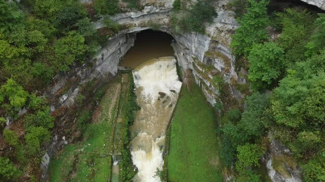 Source de la Loue, spring of river Loue, Ouhans, Doubs, Franche-Comte, France