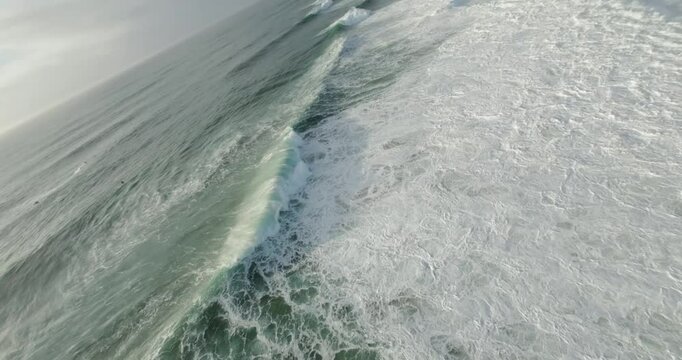 FPV Adventure Over the Ocean: Giant Waves and Nazar&eacute;&rsquo;s Sitio