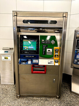 MetroCard Vending Machine - New York City Transit - Train Station