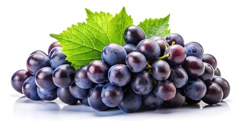 Obraz premium Tilt-Shift Photography of Ripe Dark Grapes with Lush Green Leaves Isolated on White Background for Culinary and Health-Related Content