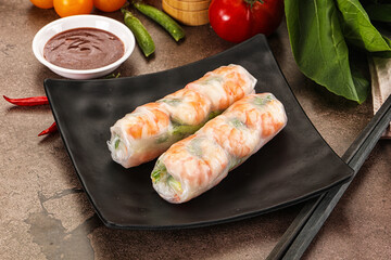 Vietnamese spring roll with prawn