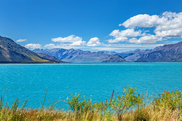 Obraz premium Lake Hawea and the mountain range, Otago, South Island, New Zealand, Oceania.