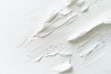 Obraz premium A realistic white watercolor texture showing faint fibers and brush patterns, perfect for painting or card designs.