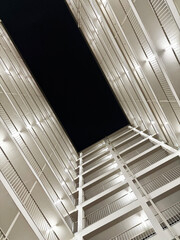 Obraz premium 吹き抜けの夜空