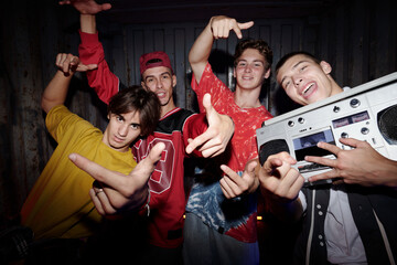 Obraz premium Celebrating with Group of Young Friends at Party